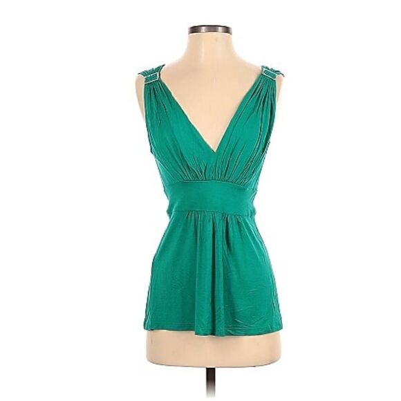 Express Tops - 🌟70% OFF🌟 Express Green Tank Top